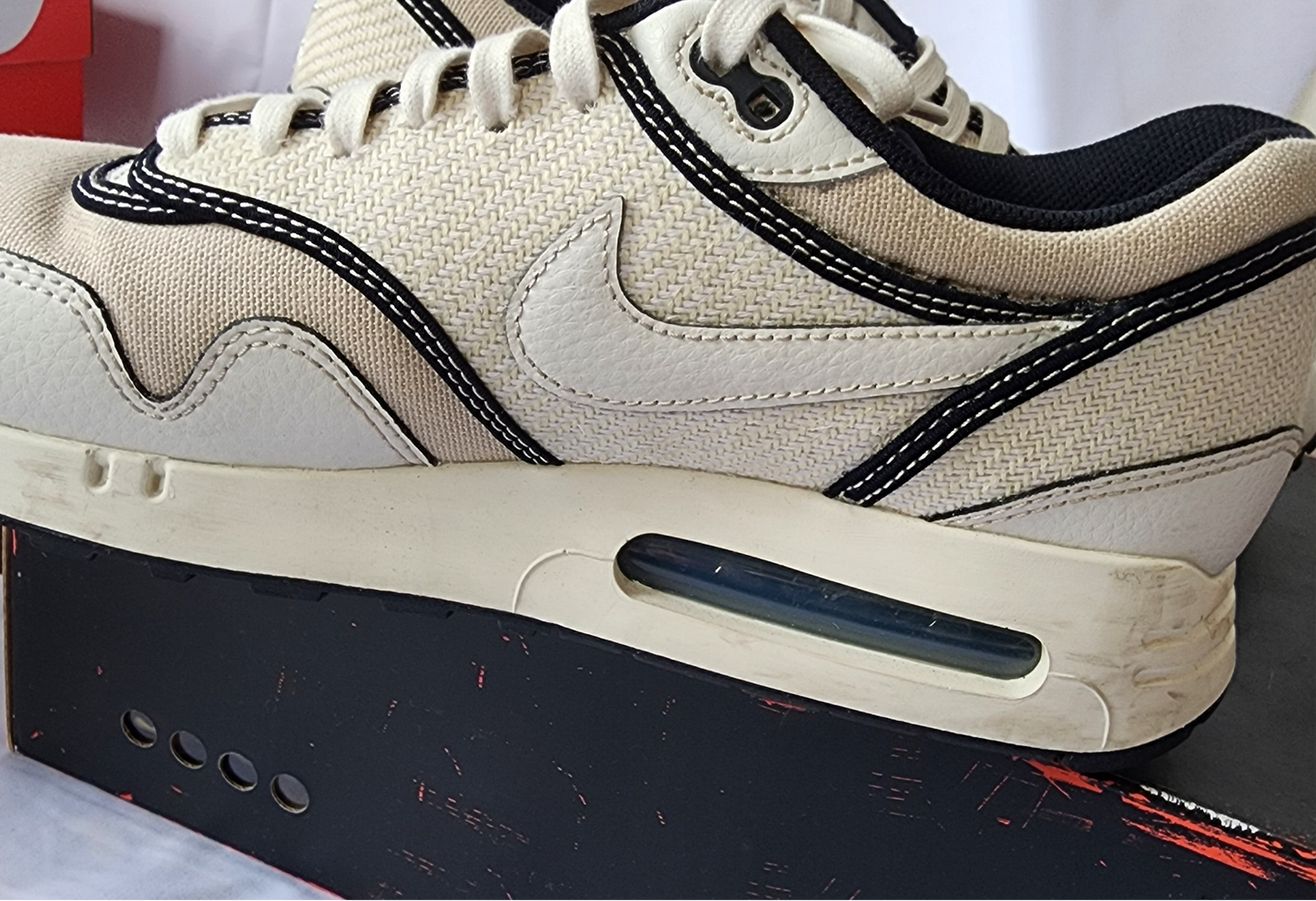 NIKE AIR MAX