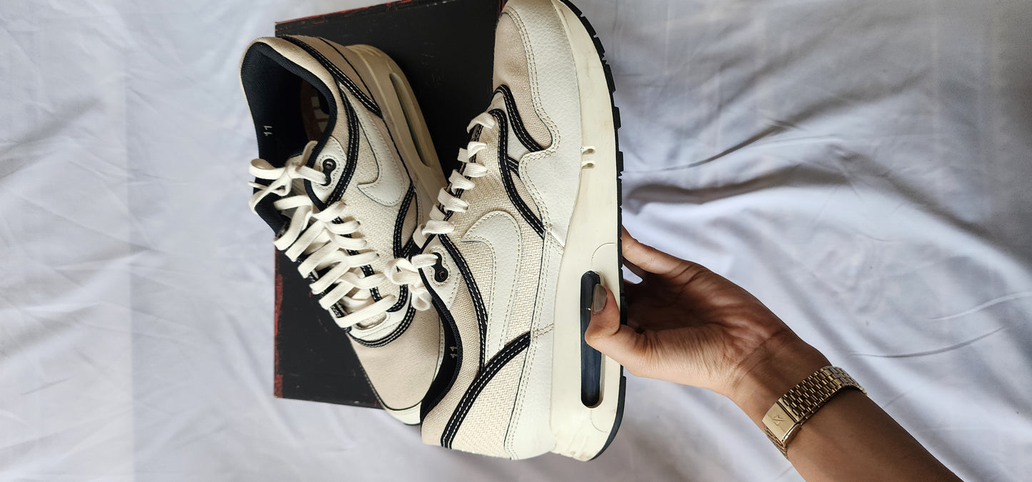 NIKE AIR MAX