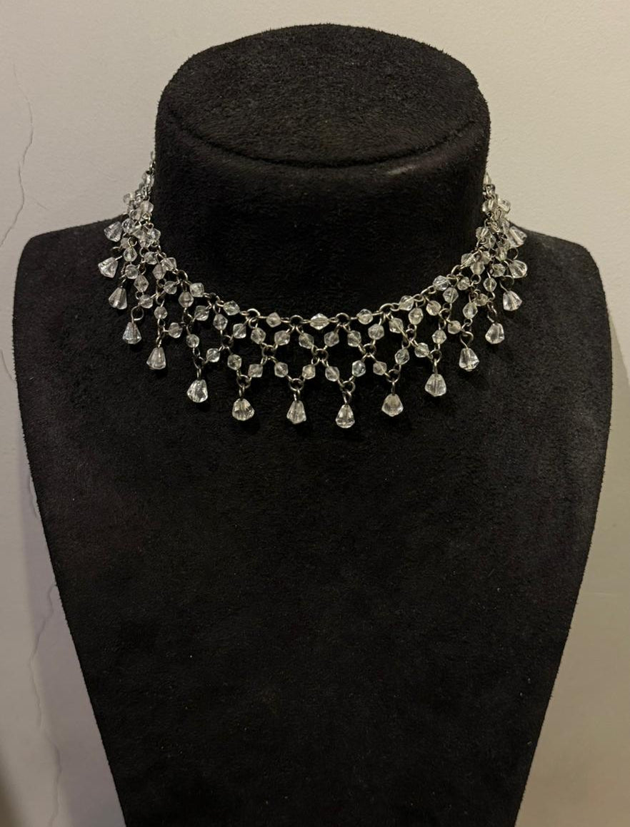 White choker