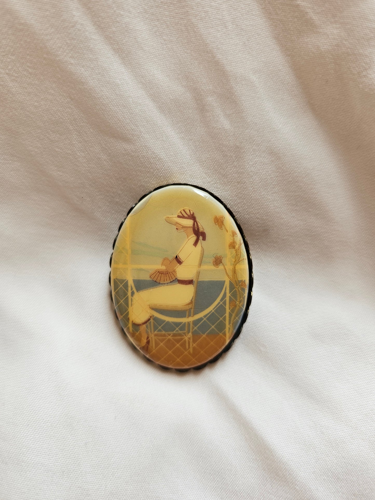 Vintage Oval Art Deco Illustration Brooch