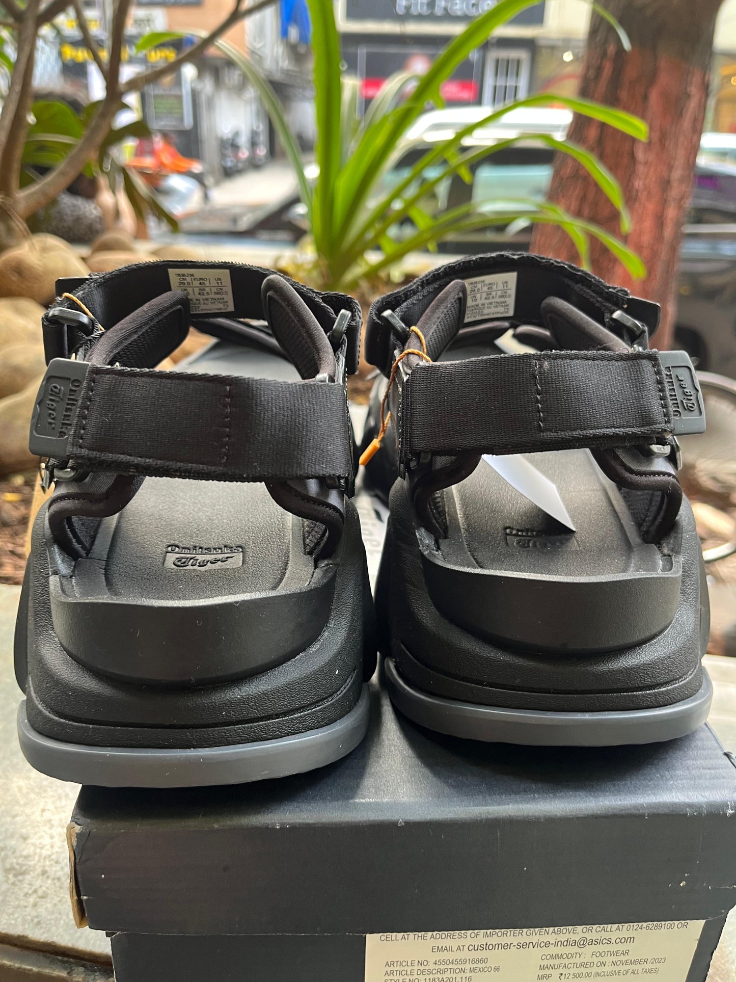 Onitsuka Tiger Black SUnisex Dentigre Floater Sandal