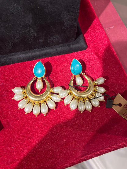 Gold/Pearl Medium Earrings