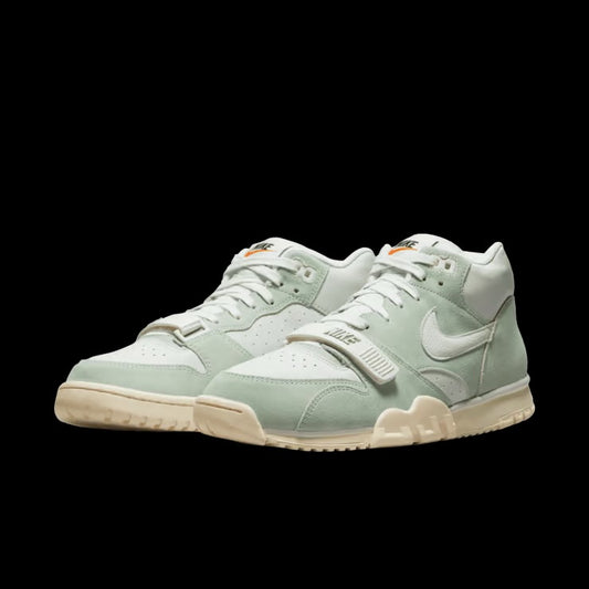 Nike Air trainer Enamel Green