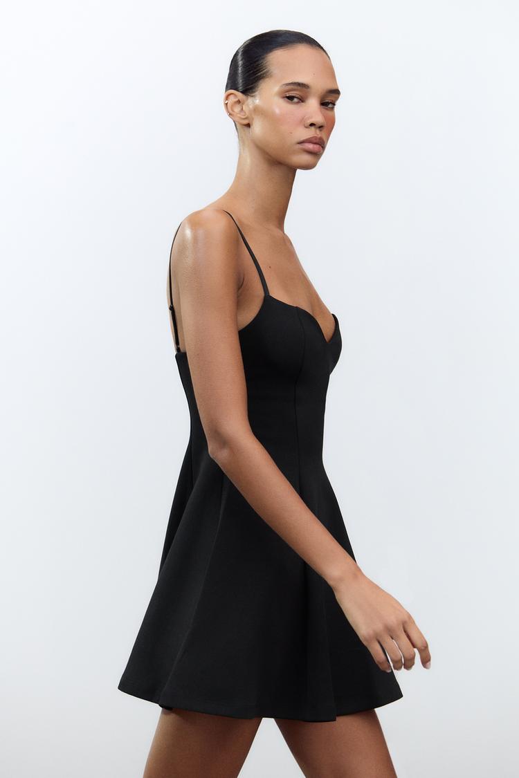 DRESS WITH SWEETHEART NECKLINE