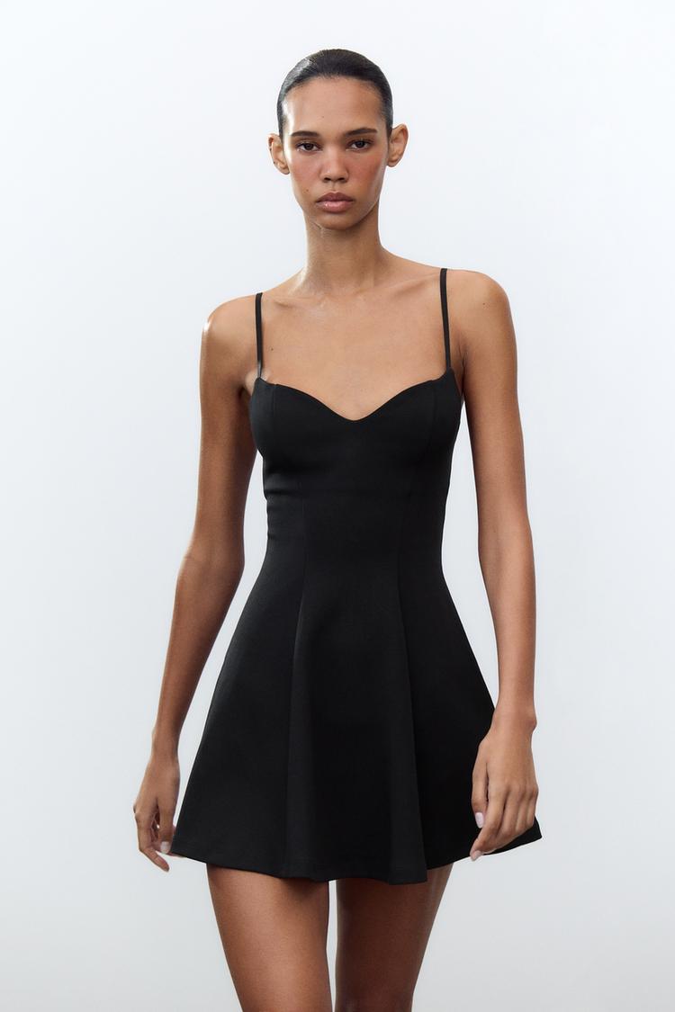 DRESS WITH SWEETHEART NECKLINE
