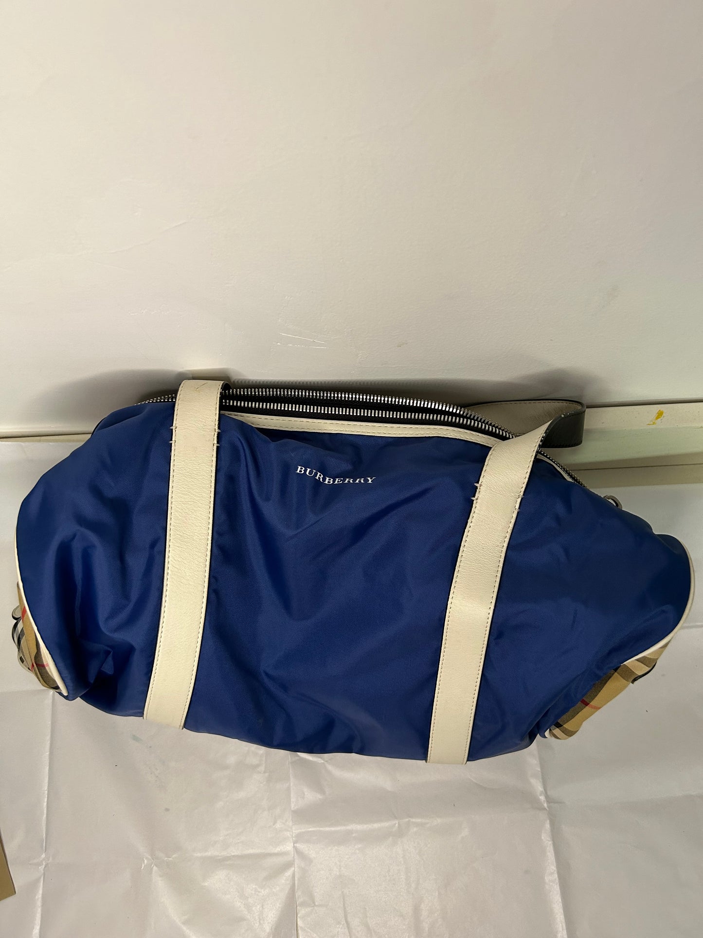 Burberry White/Blue Hand Duffle Bag
