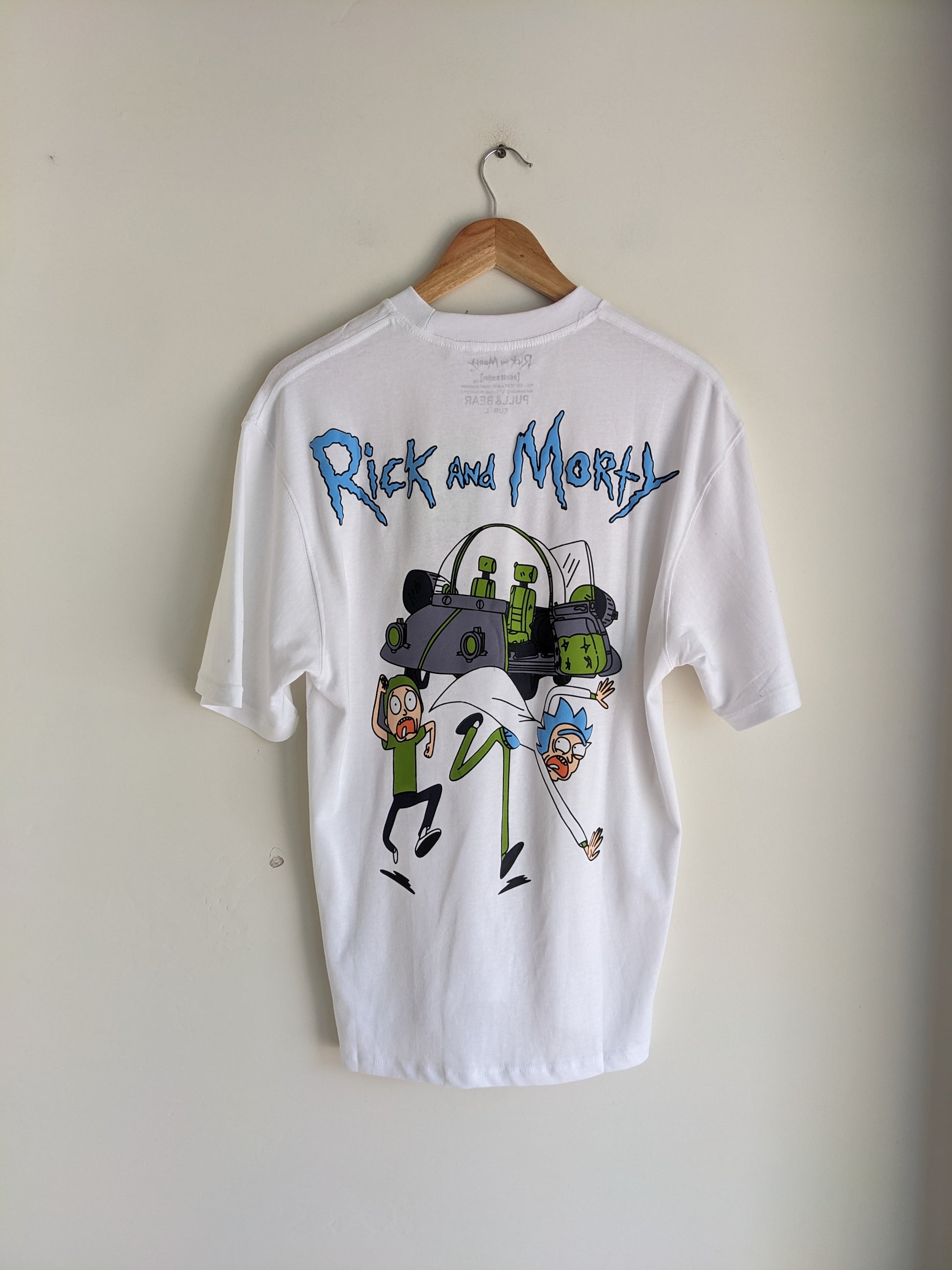 rick and morty t shirt pull and bear