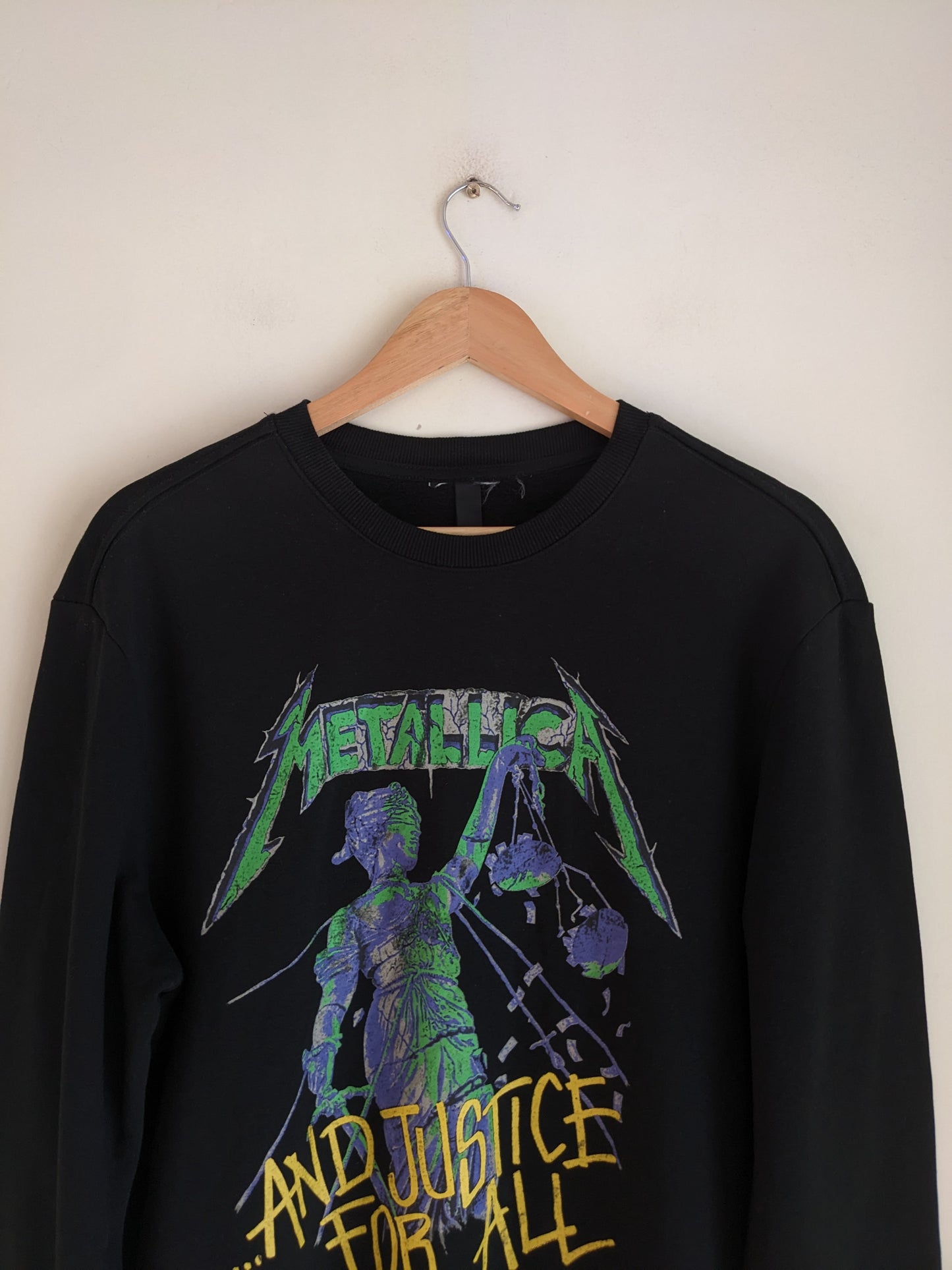 H&M Black Sweatshirt