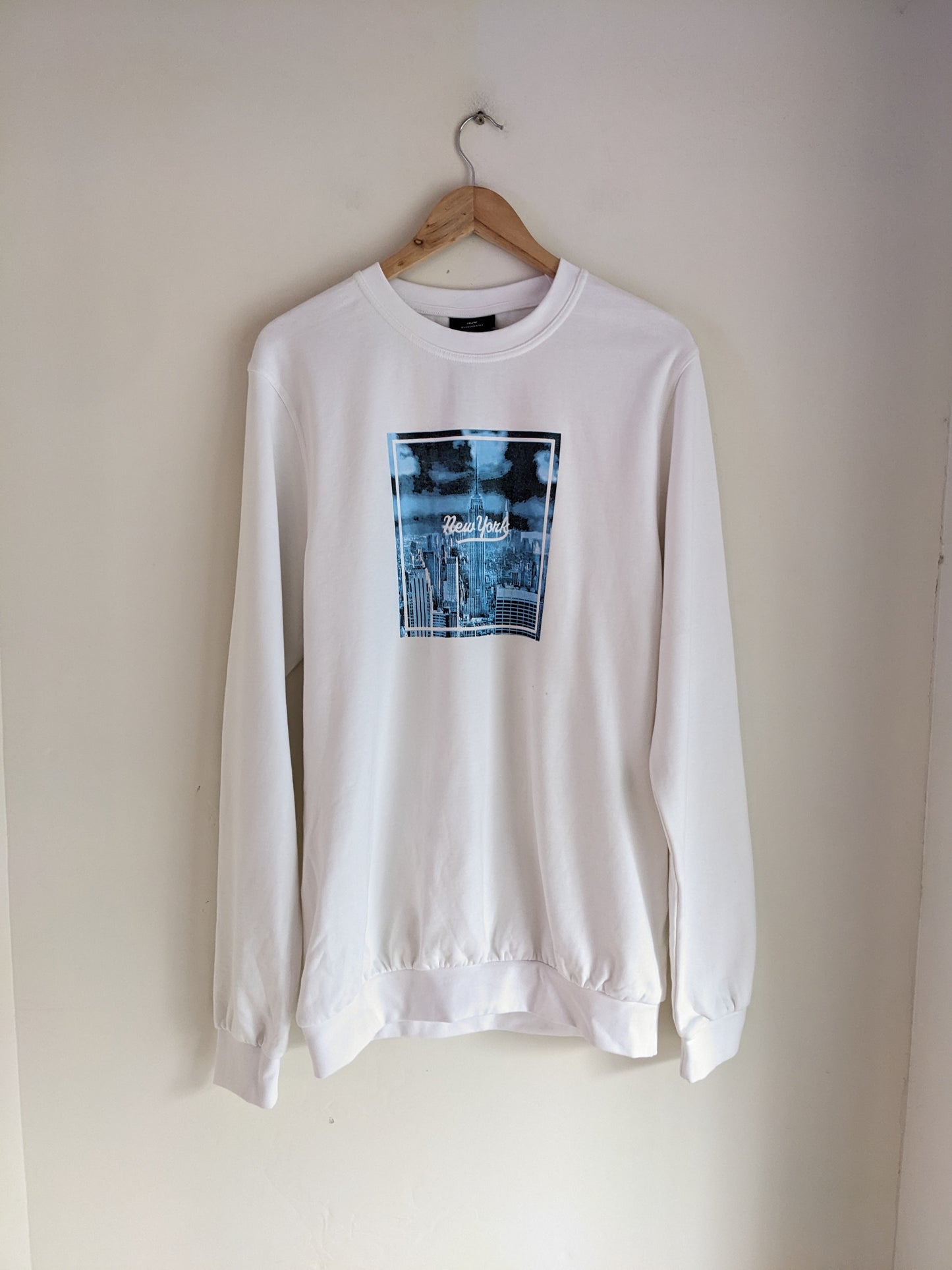 H&M White Sweatshirt