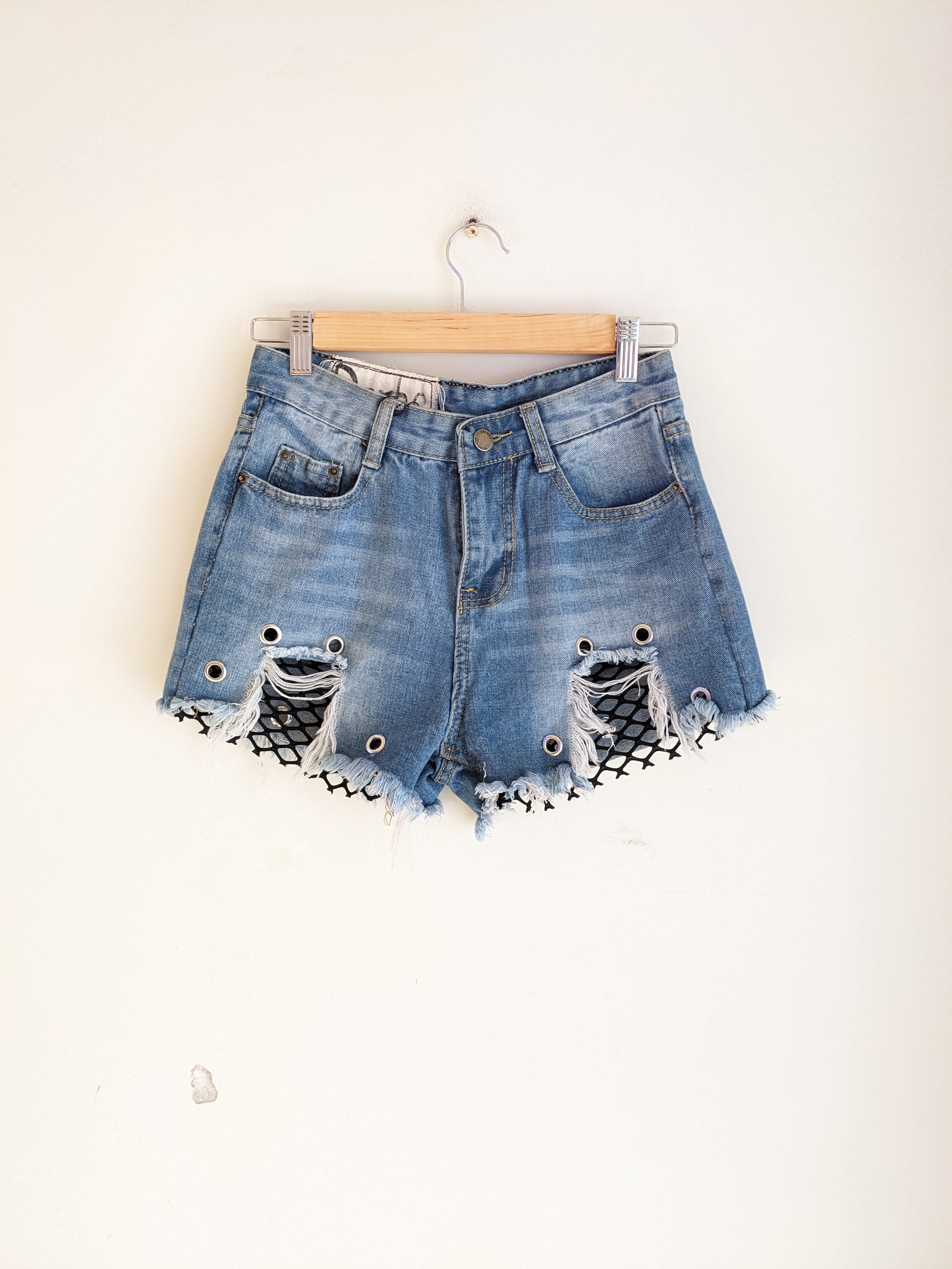 12 Jean Shorts Outfits to Try This Summer - PureWow