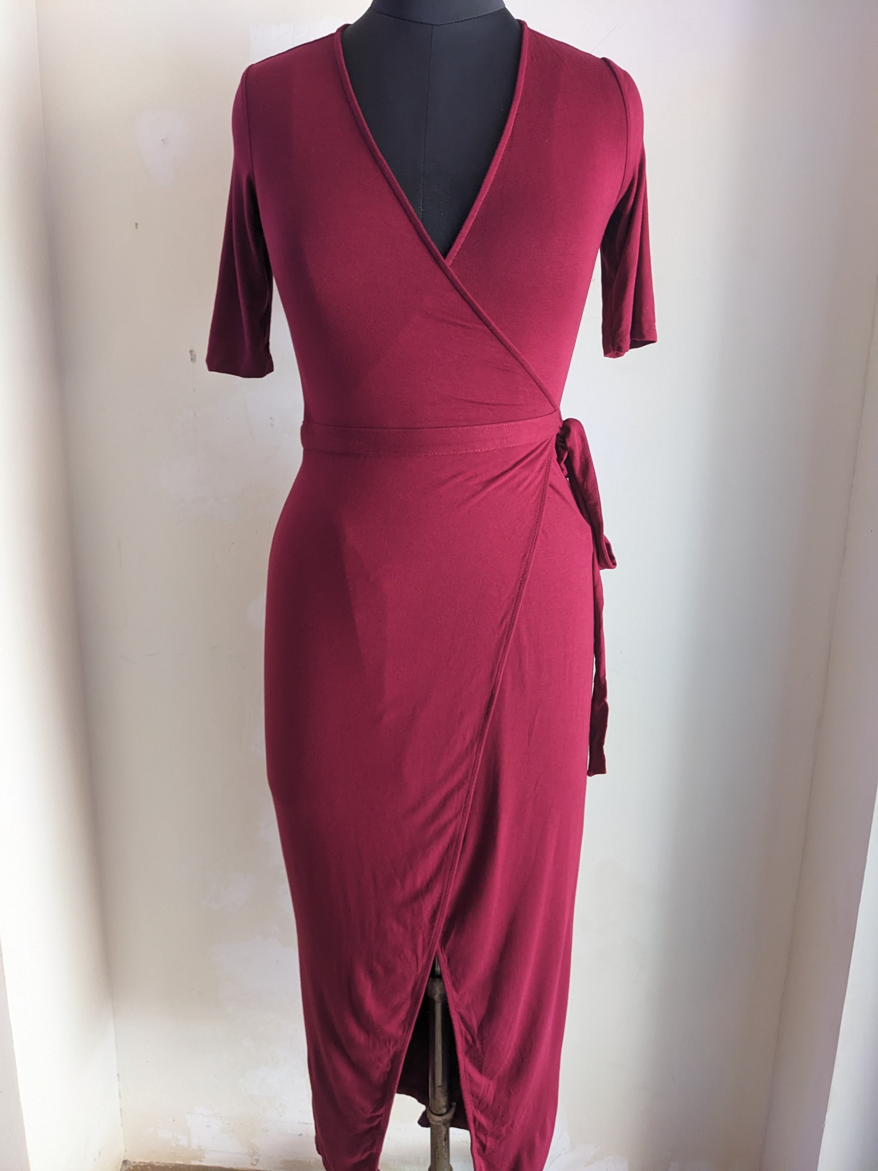 Burgundy dress hotsell forever 21