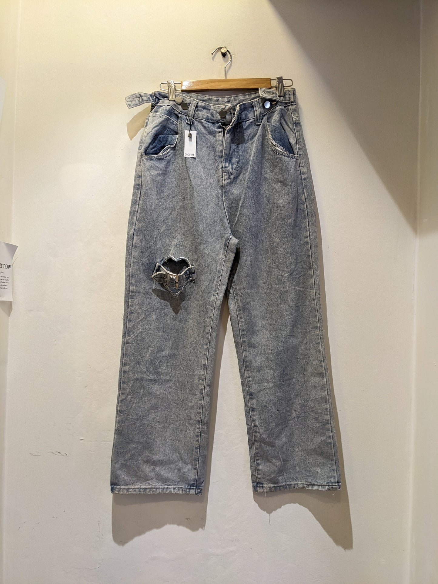 90’s Denim Light Wash Jeans With Heart Detailings