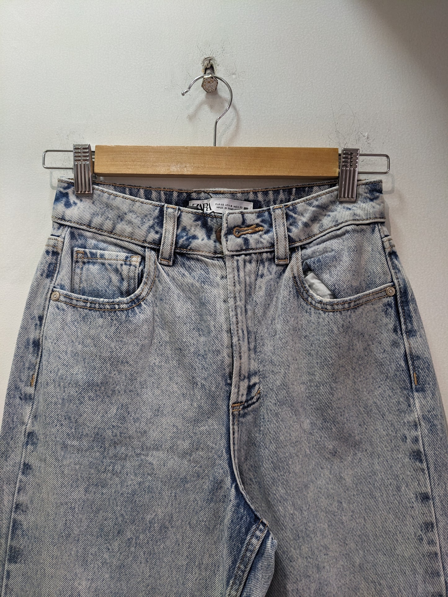 Zara womens Blue Jeans