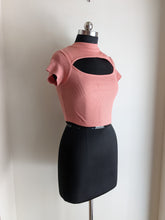 Load image into Gallery viewer, Sassafras Peach Rib Moon Cut Out Crop Top
