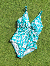 Load image into Gallery viewer, Time &amp; Tru Green &amp; White Monokini
