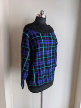 Load image into Gallery viewer, Croquit Checkered Sweater
