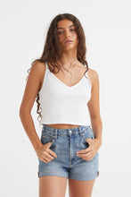 Load image into Gallery viewer, H&amp;M White Crop Top
