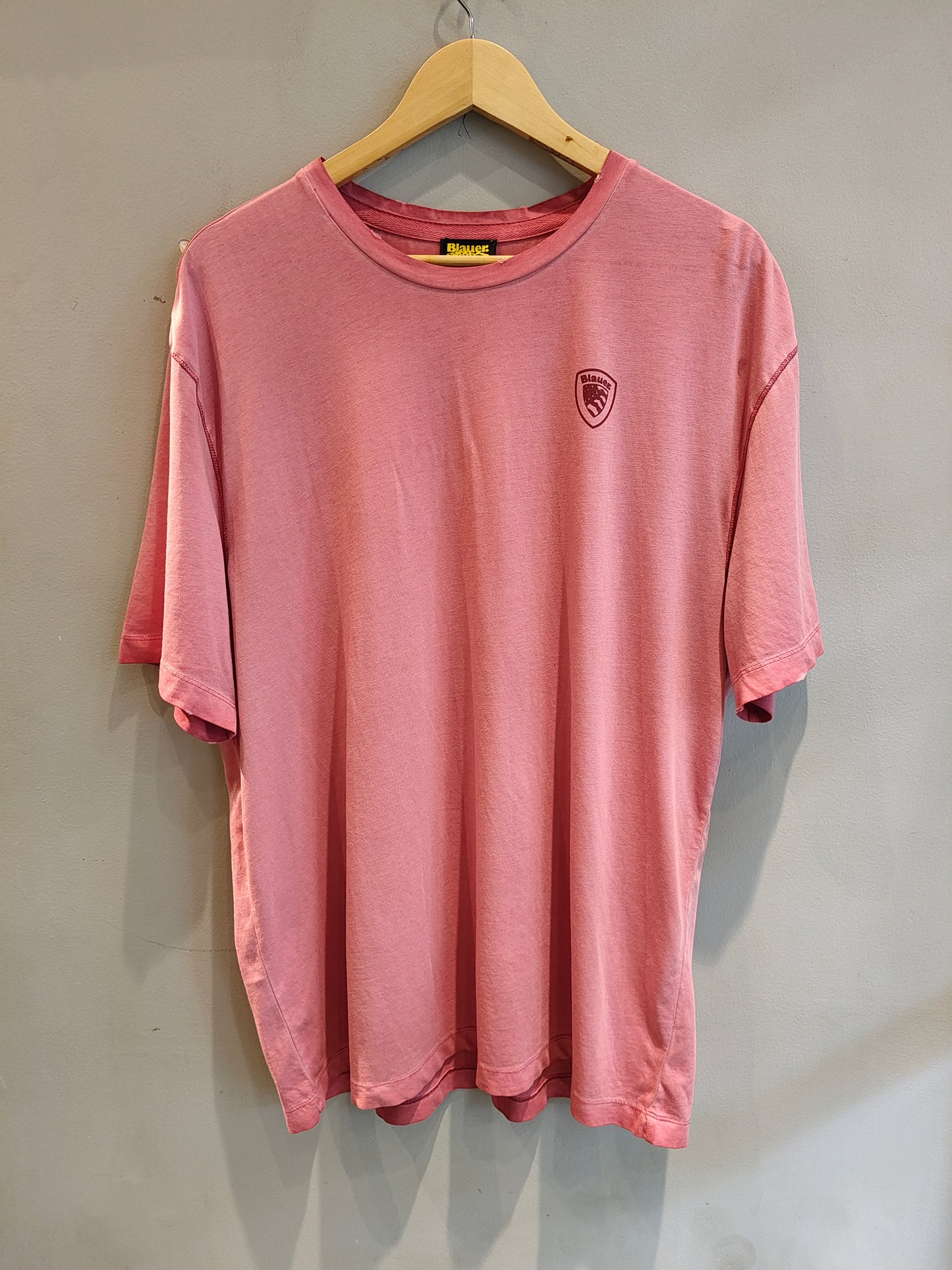 Blauer Pink Tee