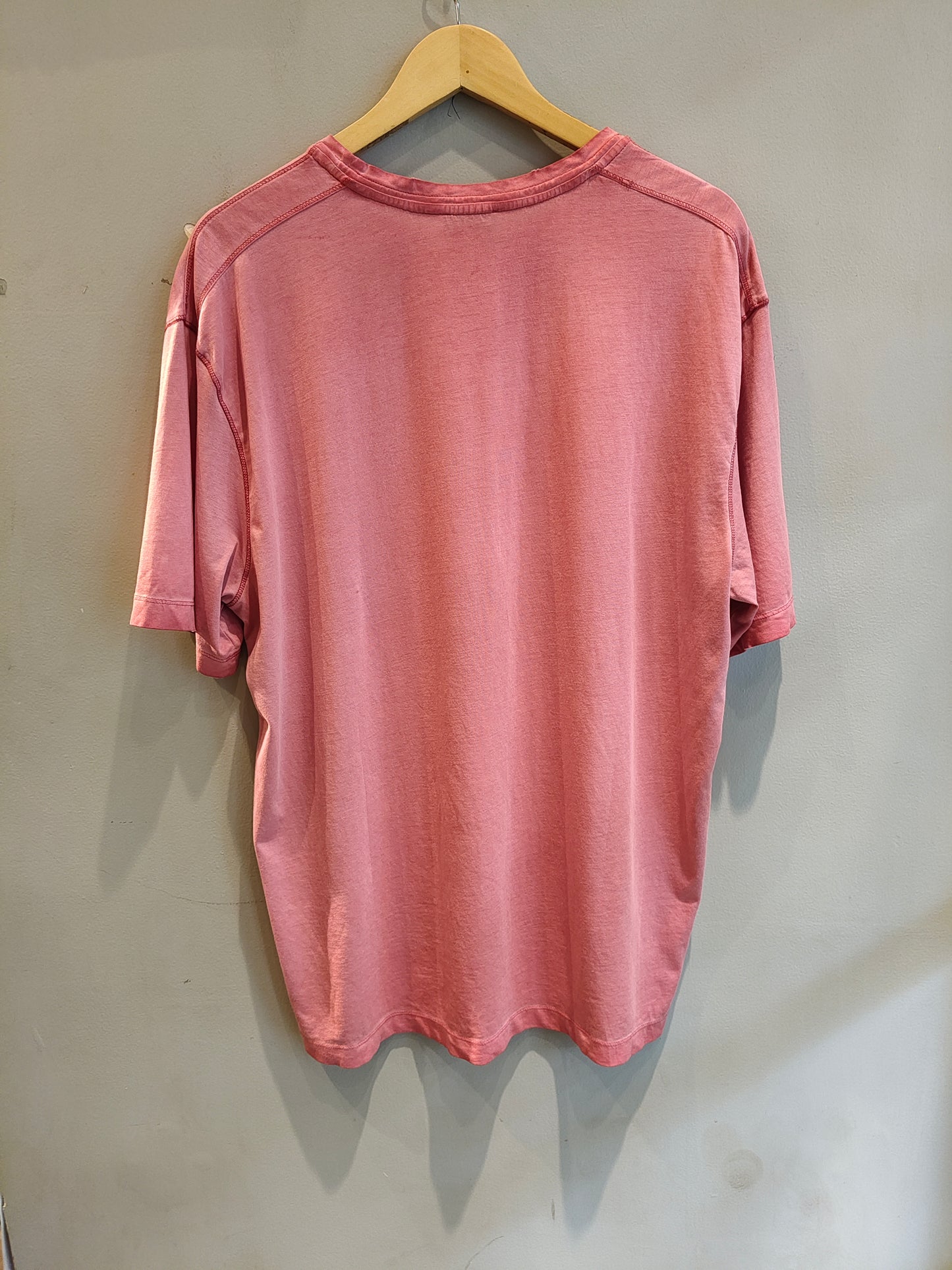 Blauer Pink Tee