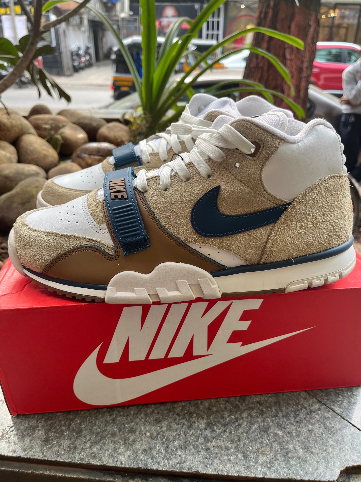 Air Trainer 1
Limestone and Valerian Blue