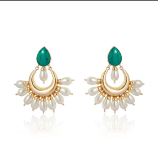 Gold/Pearl Medium Earrings