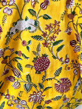 Load image into Gallery viewer, Sunshine Cropped Block Print Shirt
