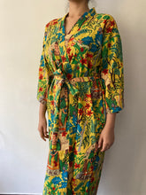 Load image into Gallery viewer, Yellow Frida Kahlo Robe
