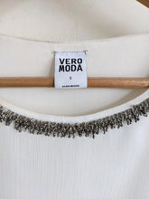 Load image into Gallery viewer, Vero moda white top

