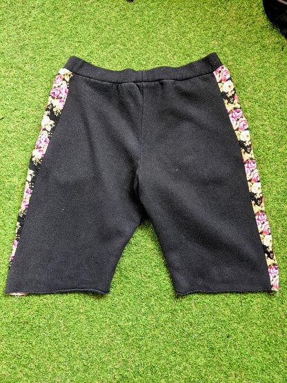 Lac Black Floral Printed Shorts