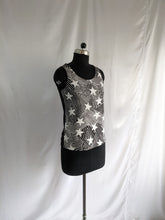Load image into Gallery viewer, Black &amp; White Star Print Top
