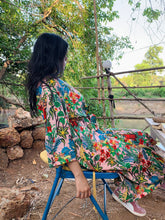 Load image into Gallery viewer, Pink Frida Kahlo Robe

